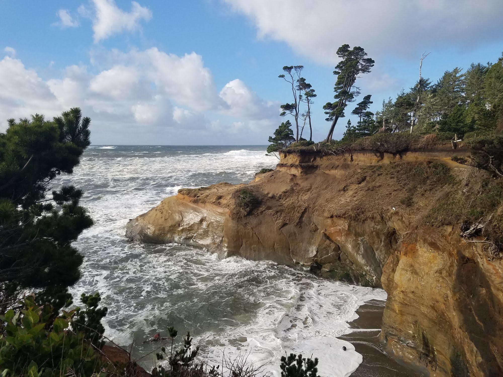 At Arch Rock Inn Depoe Bay